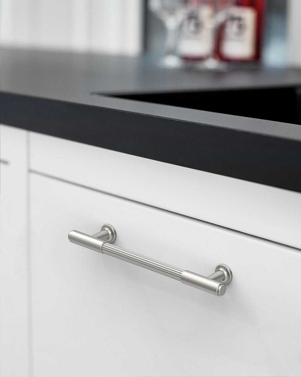 DESIGN2304 Brushed Satin Nickel Cabinet Pulls | Modern Retro Reeded Bar Handles for Kitchen Drawers,  5"