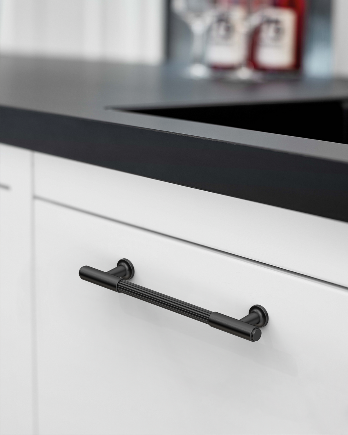 DESIGN2304 Brushed Satin Nickel Cabinet Pulls | Modern Retro Reeded Bar Handles for Kitchen Drawers,  5"
