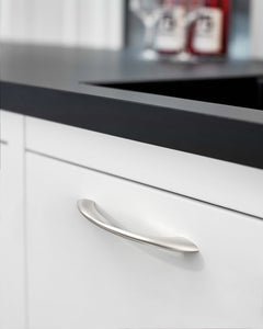 DESIGN2554 Warm Minimalist Streamlined Bow Cabinet Pulls