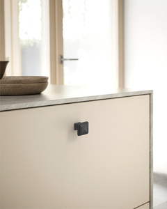 DESIGN1459 Matte Black Pyramid Square Knob for Luxury Kitchens (1" x 1")