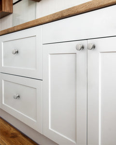 DESIGN3835 Contemporary Flat Disc Cabinet Knobs with Round Rose